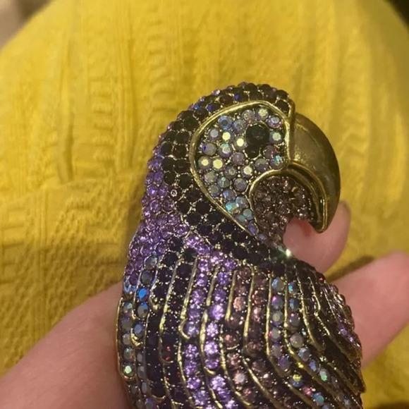 Beautiful Rhinestone Parrot Bird Brooch Pins for women Jewelry Gift New with box - Picture 7 of 7